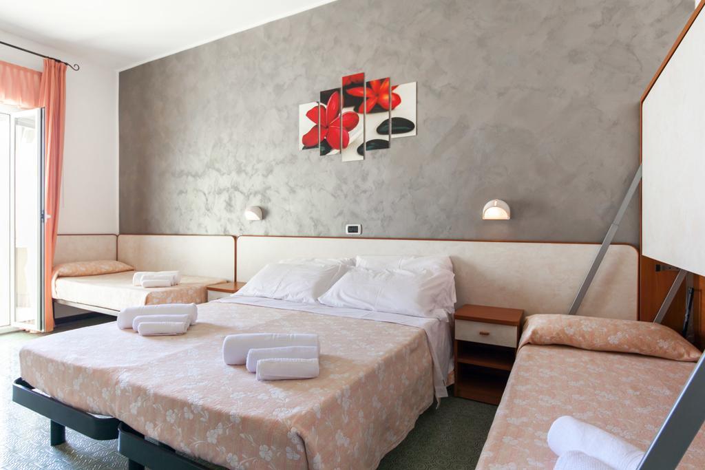 Hotel Sandra Gatteo a Mare Room photo